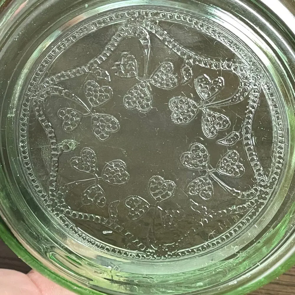 Hazel Atlas Green Cloverleaf Glass Bowl Uranium Fruit Dish Etched Shamrock READ